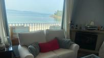 Living room of Flat to rent in Sanxenxo  with Furnished, Oven and Washing machine