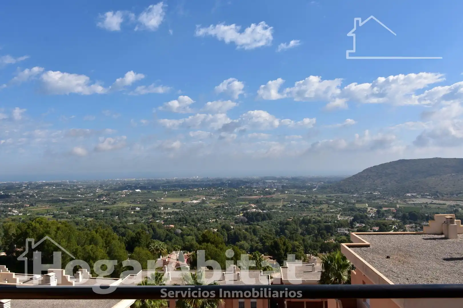 Vista exterior de Àtic en venda en Pedreguer amb Aire condicionat, Calefacció i Jardí privat
