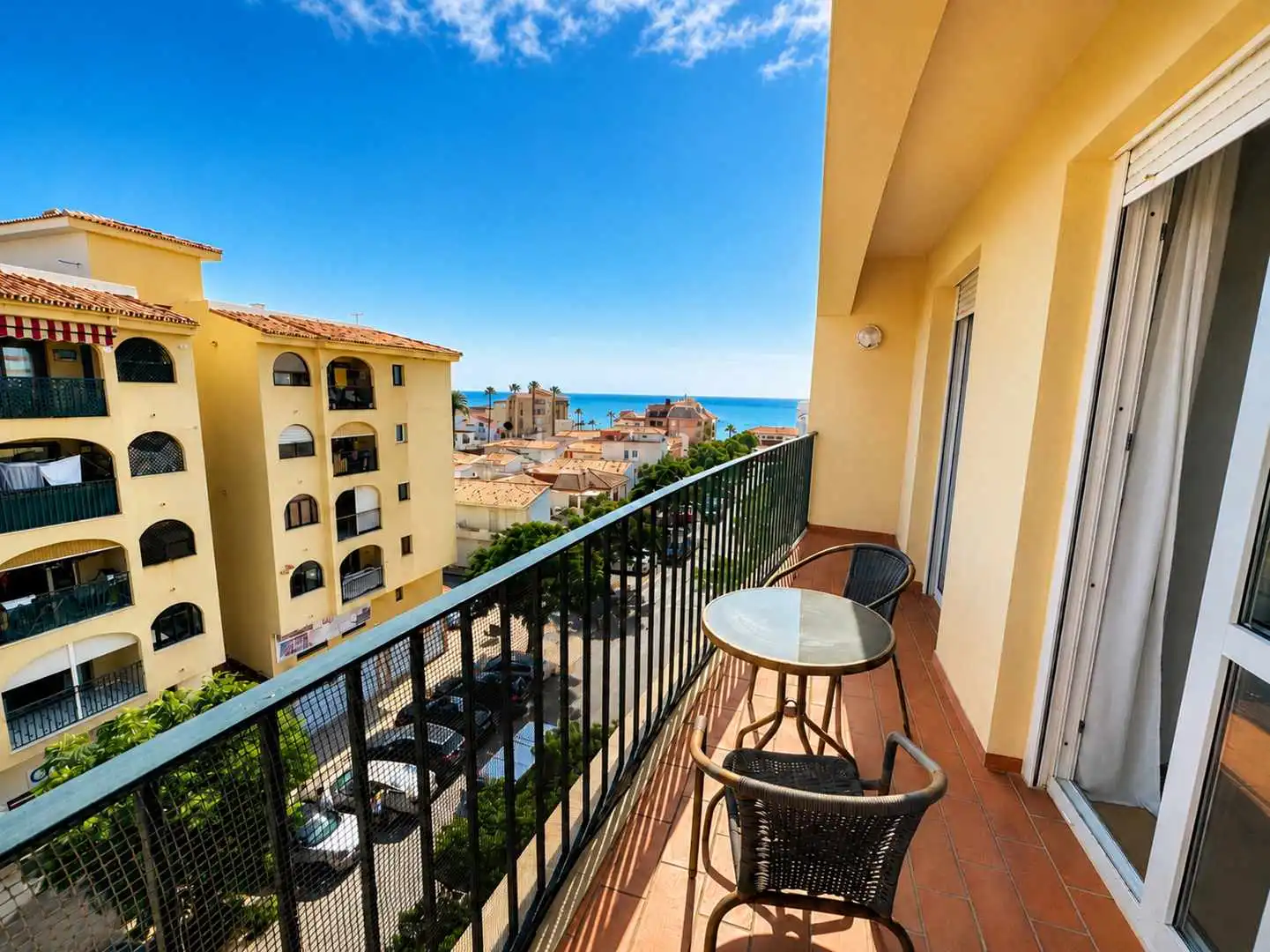 Terrasse von Wohnungen zur Miete in Manilva mit Terrasse, Möbliert und Gemeinschaftspool