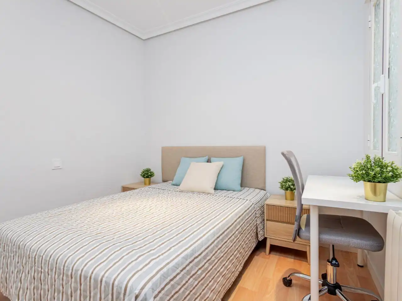 Bedroom of Flat for rent in Chamberí