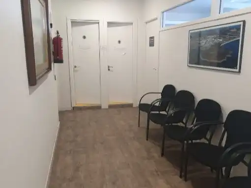 Büro zur Miete in Gijón  mit Heizung und Internet