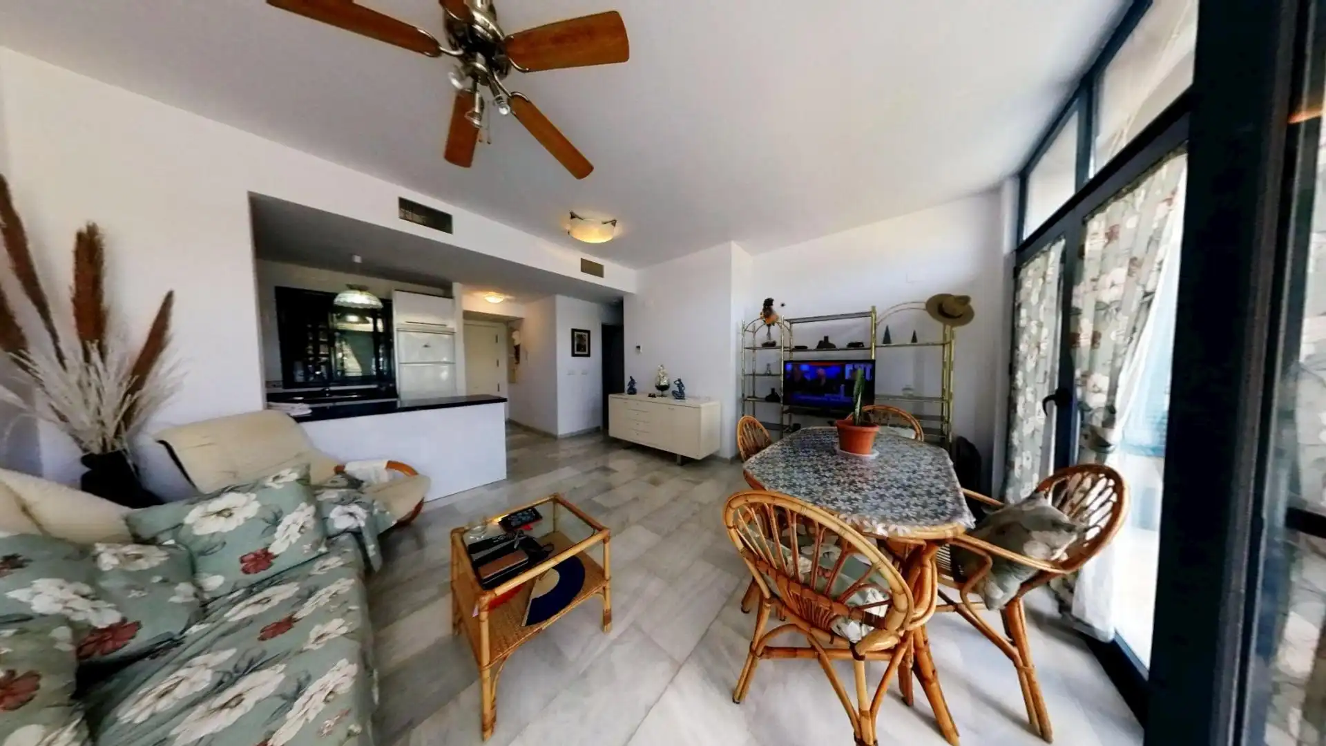 Sala d'estar de Apartament en venda en Gualchos amb Aire condicionat, Calefacció i Terrassa