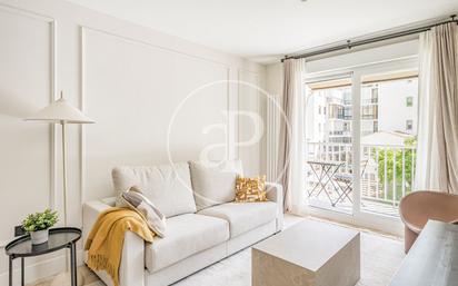 Living room of Flat for sale in  Madrid Capital  with Air Conditioner, Heating and Terrace