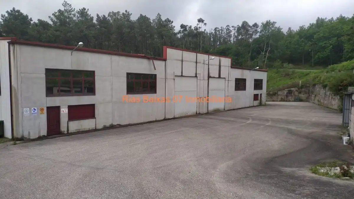Nave industrial en alquiler en Mos