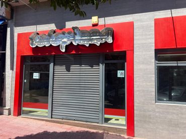 Local comercial en alquiler en Calle de los Ángeles 10