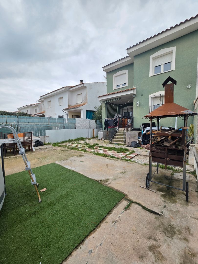 Jardín de Casa o chalet en venta en Cedillo del Condado con Calefacción, Jardín privado y Terraza