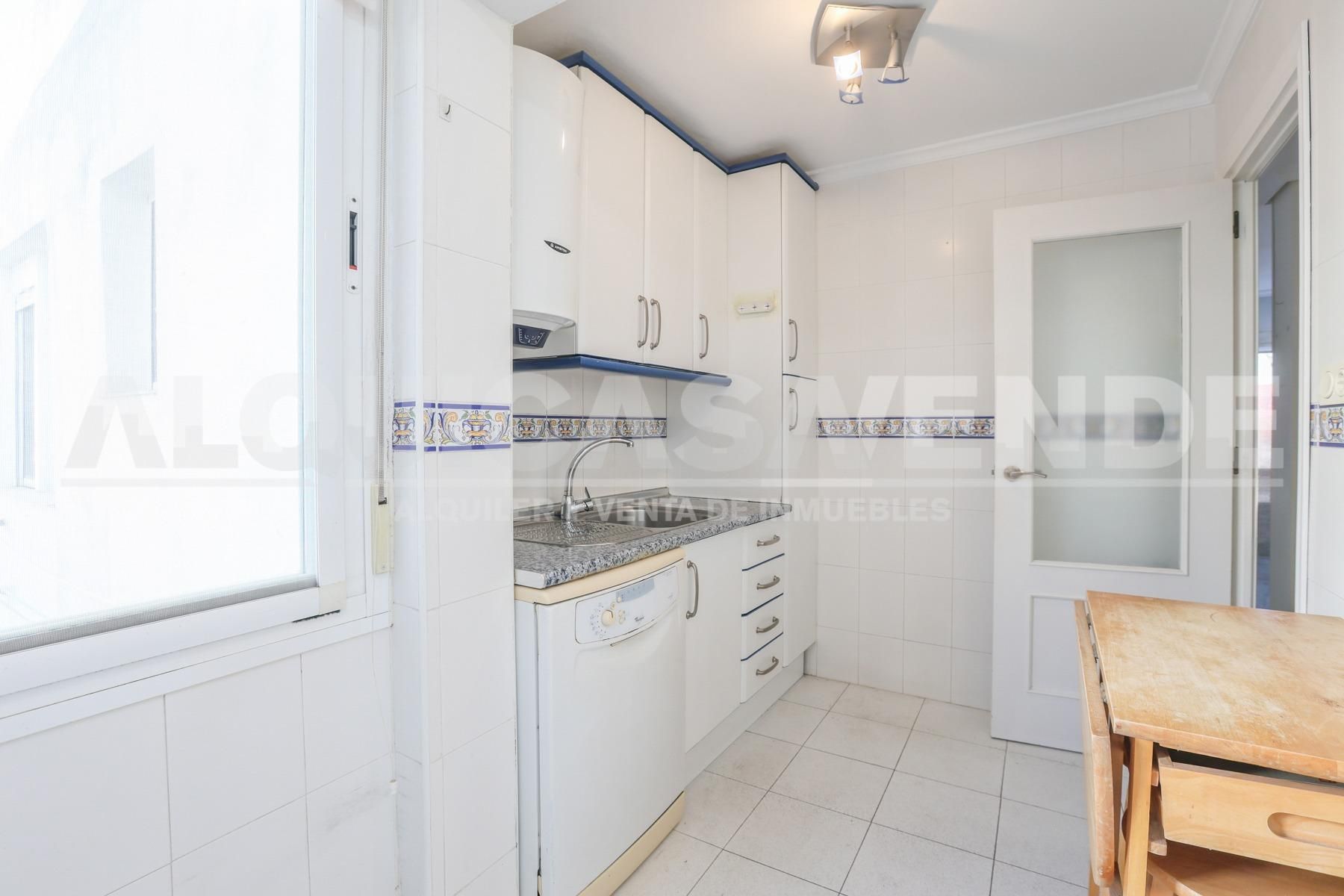 Kitchen of Flat for sale in  Sevilla Capital