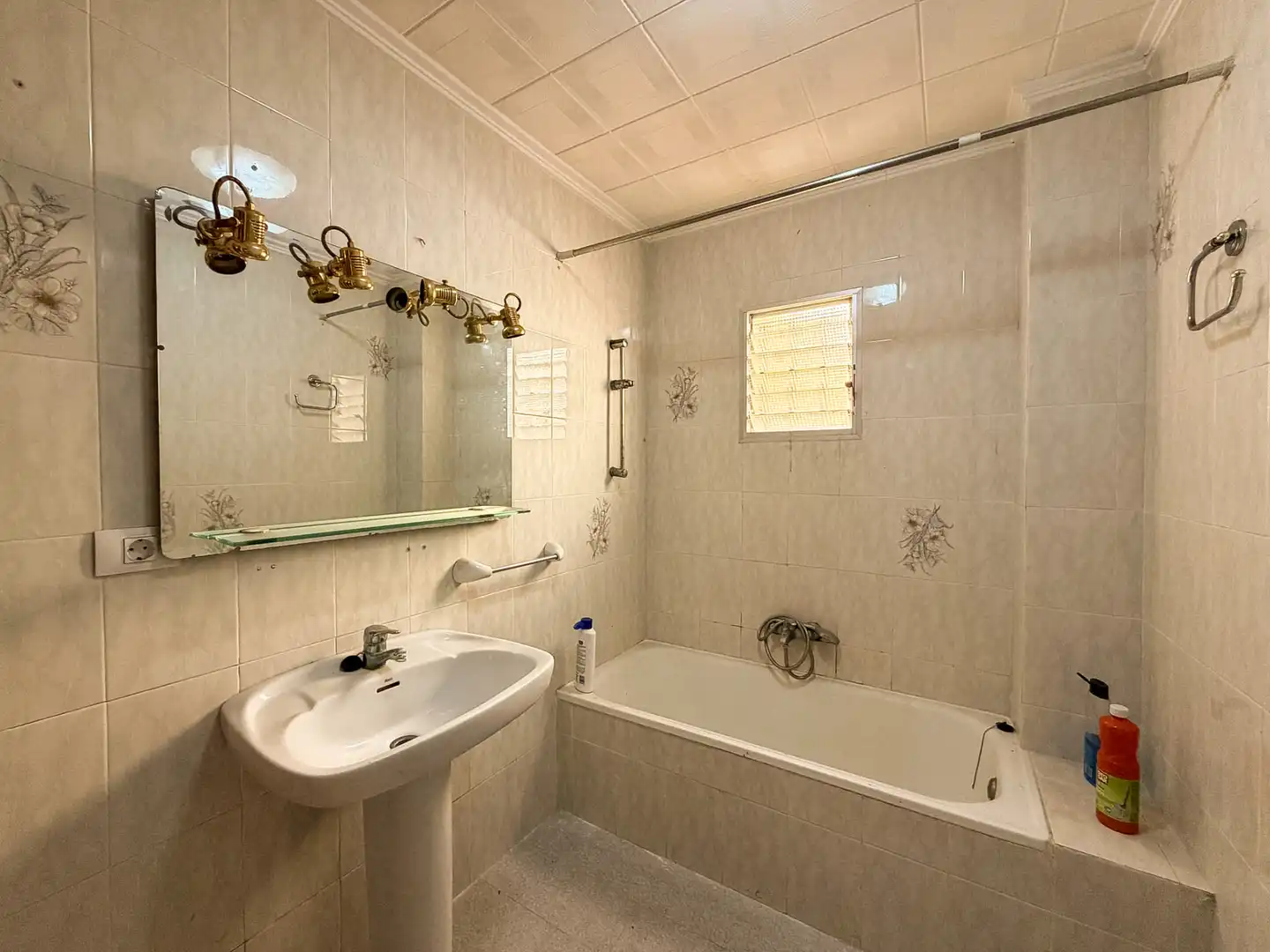 Bathroom of Detached homes for sale in Cullera  with Terrace and Furnished