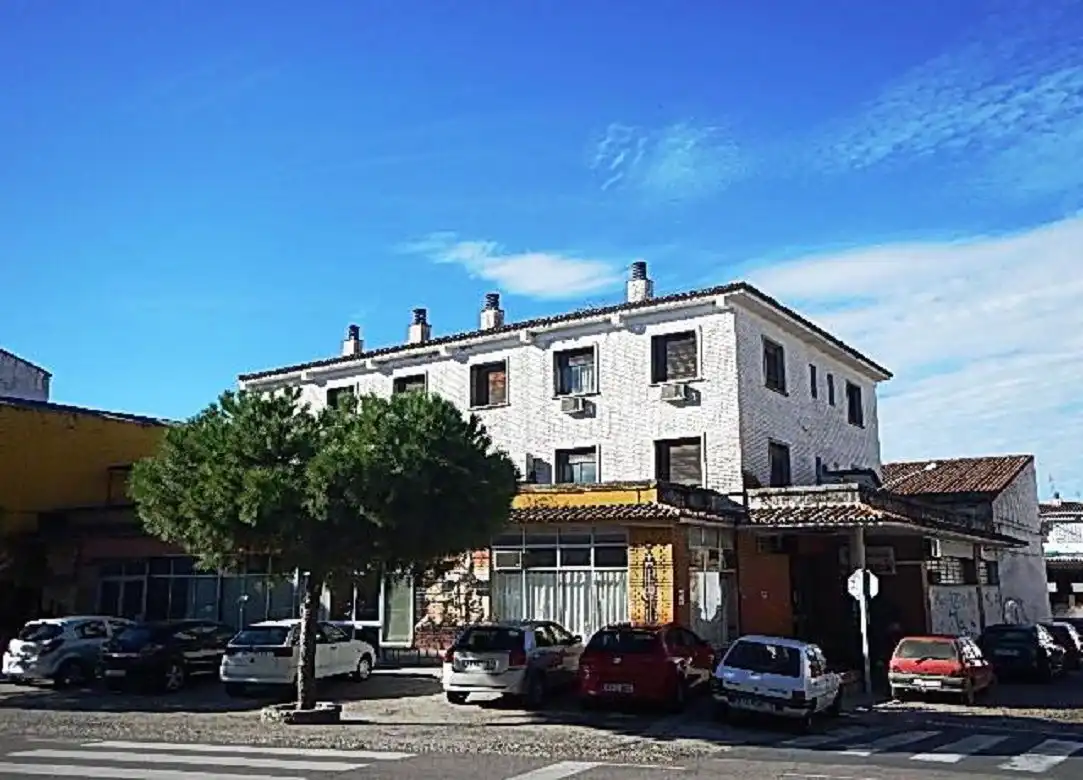 Locale commerciale in vendita a Trujillo
