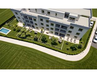 Vista exterior de Apartament en venda en Argoños  amb Calefacció, Terrassa i Piscina comunitària