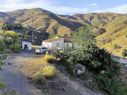 Vista exterior de Finca rústica en venda en Moclinejo amb Terrassa