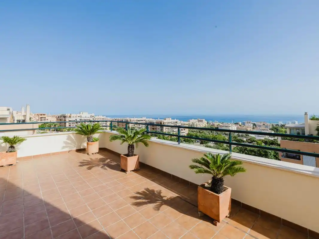 Terraza de Ático en venta en Torremolinos con Aire acondicionado, Calefacción y Jardín privado