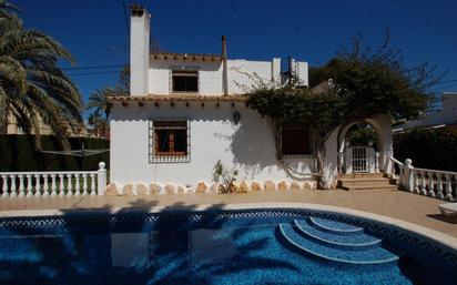 Vista exterior de Casa o xalet en venda en Orihuela amb Terrassa