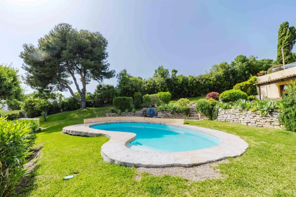Piscina de Casa o xalet en venda en Estepona amb Aire condicionat, Calefacció i Jardí privat