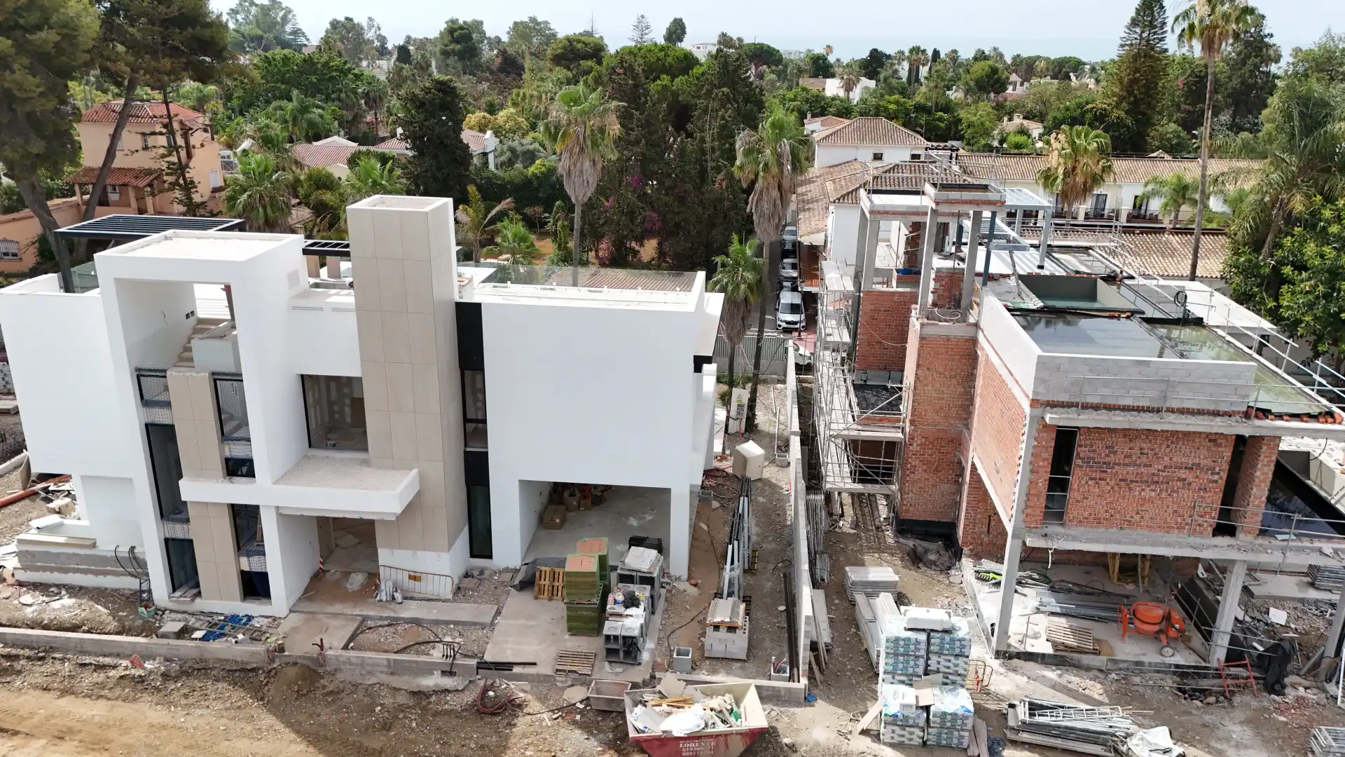 Außenansicht von Haus oder Chalet zum Verkauf in Marbella mit Klimaanlage, Heizung und Privatgarten