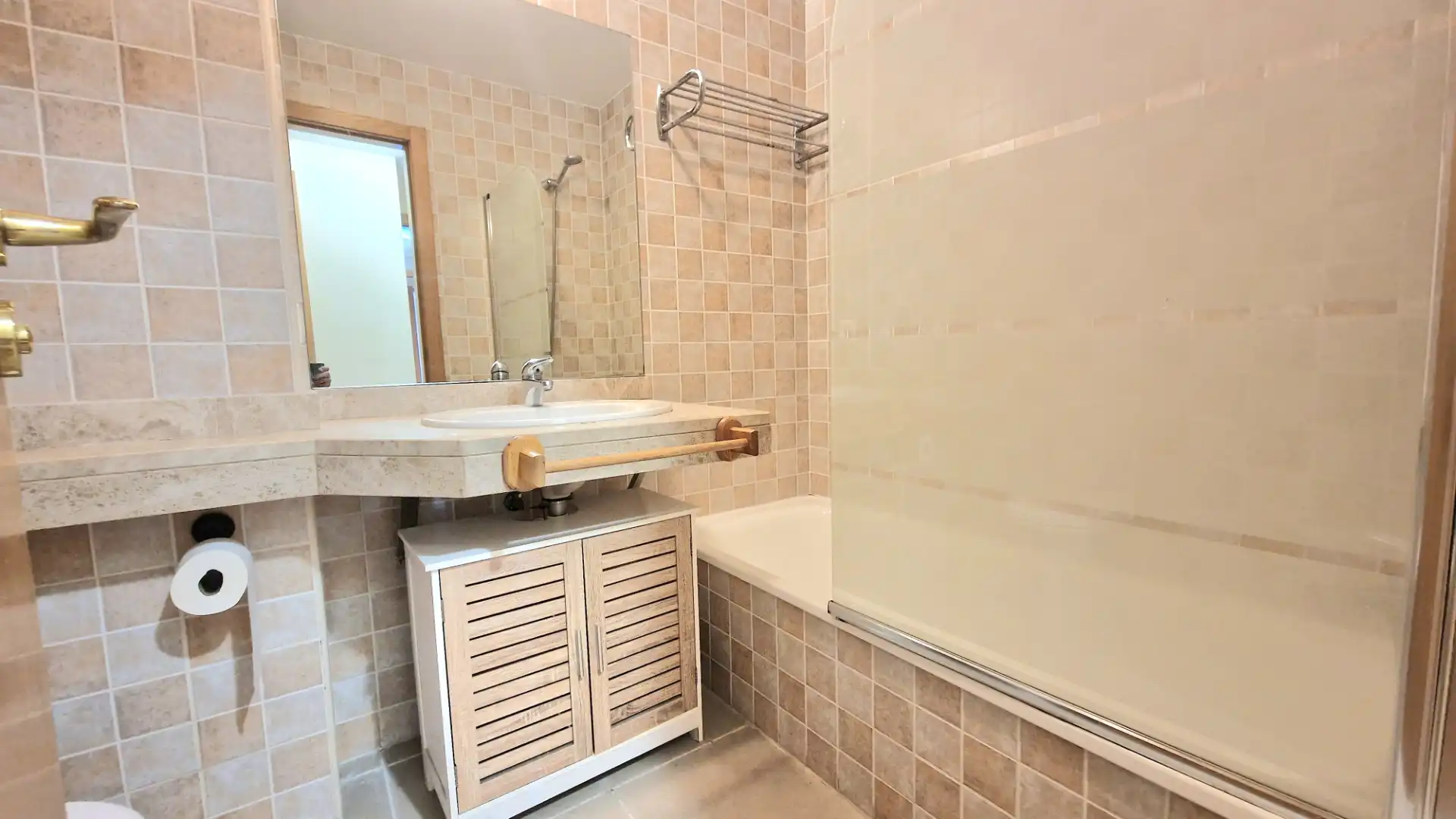 Baño de Piso en venta en Mairena del Aljarafe con Aire acondicionado, Trastero y Horno