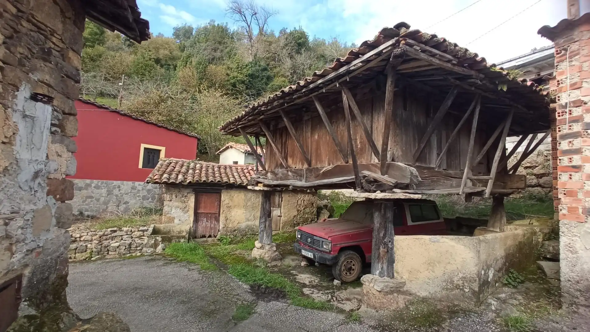 Vista exterior de Finca rústica en venta en Sariego con Jardín privado y Amueblado