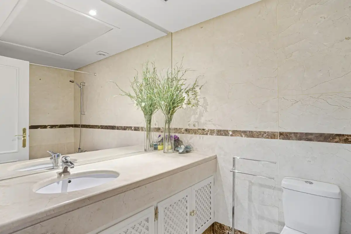 Home with pool for sale in Nueva Andalucía, imagen 15