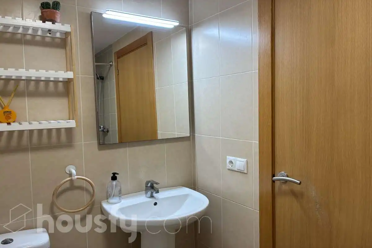 Bany de Pis de lloguer en Sagunto / Sagunt amb Parquet, Moblat i Balcó