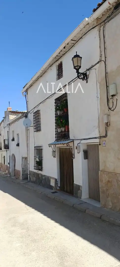 Vista exterior de Casa o chalet en venta en Huete con Trastero y Amueblado