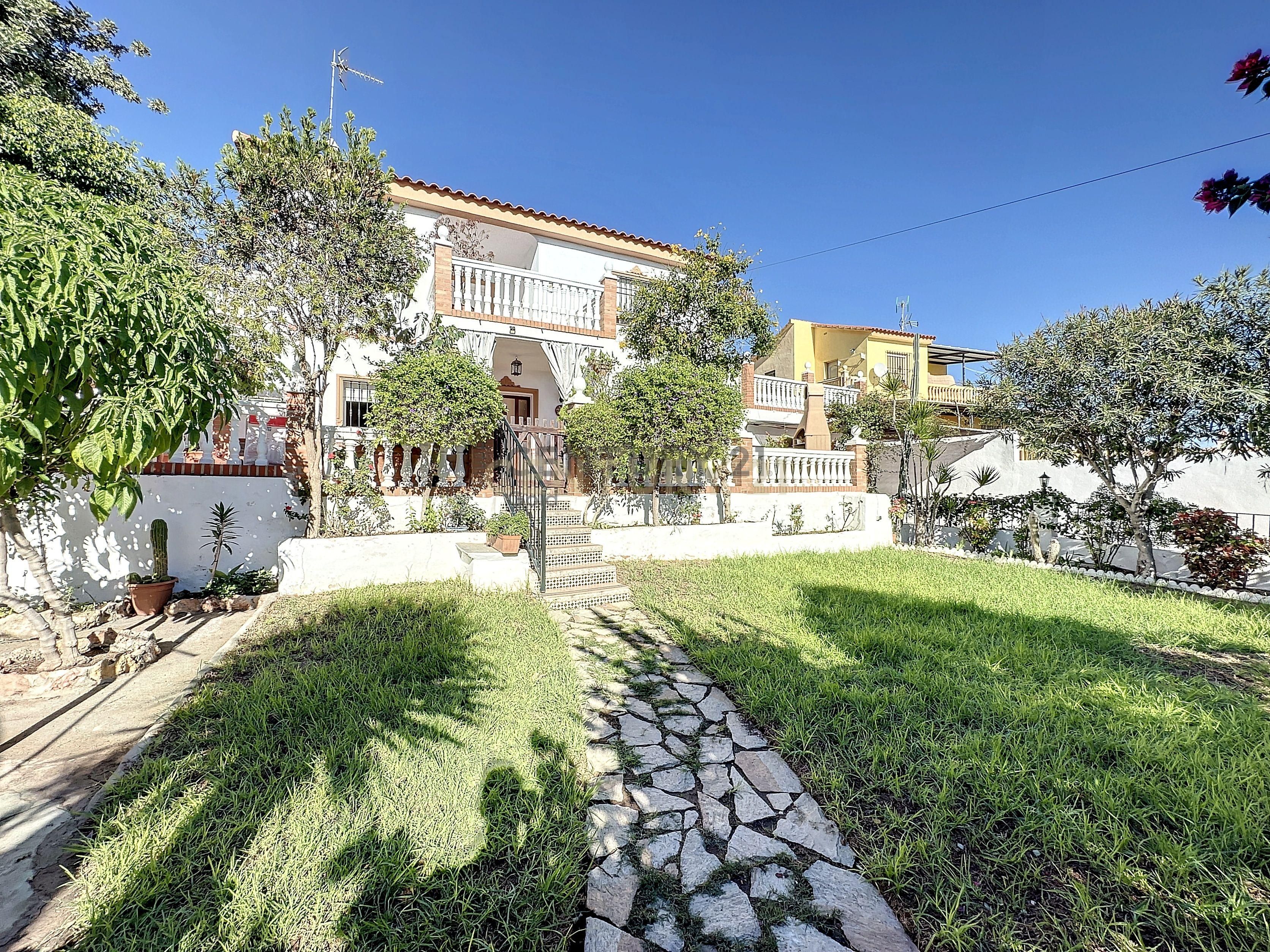 Vista exterior de Casa o xalet en venda en Málaga Capital amb Jardí privat, Traster i Moblat