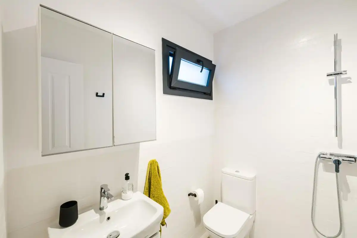 Baño de Casa adosada en venta en Málaga con Aire acondicionado, Calefacción y Jardín privado