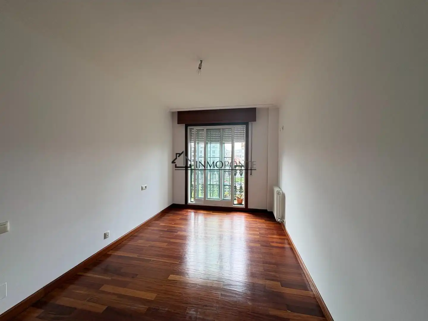 Habitación de Piso de alquiler en Pontevedra Capital  con Calefacción y Trastero