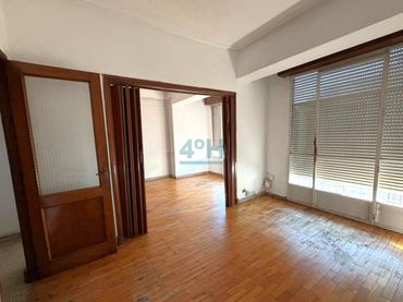 Appartamento con balcone in vendita a Centro