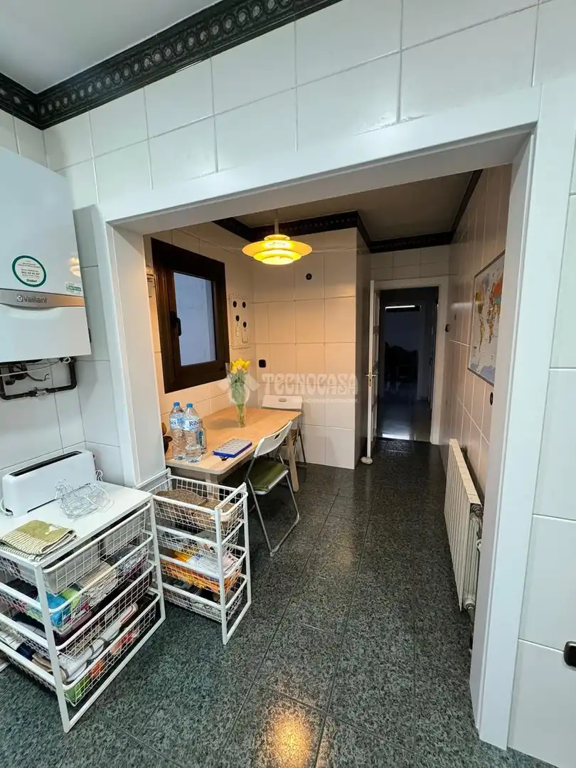 Cocina de Ático en venta en L'Hospitalet de Llobregat con Calefacción y Terraza