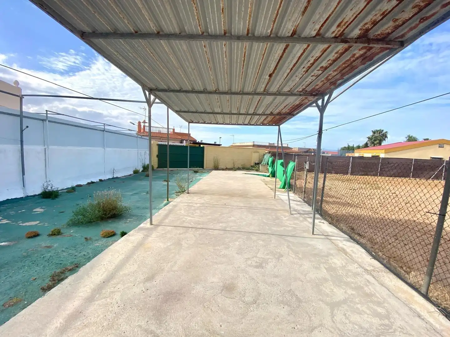 Parking of Country homes for sale in Chipiona  with Terrace, Storage room and Furnished