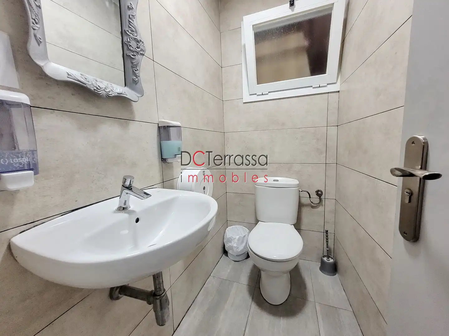 Local comercial en venda a Llevant, imagen 29