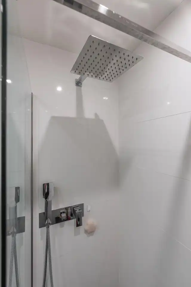 Bathroom of Flat for rent in Madrid  with Air Conditioner, Terrace and Furnished