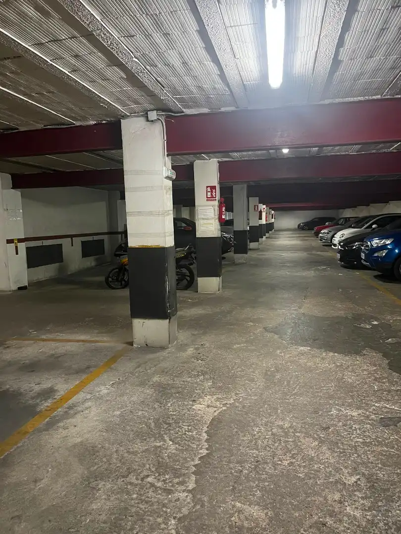 Motorradstellplatz zur Miete in Calle Juan Ramón Jiménez, imagen 3
