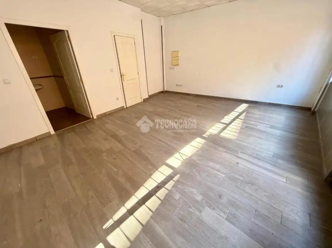 Business premises to rent in C. Batalla de Clavijo, imagen 3