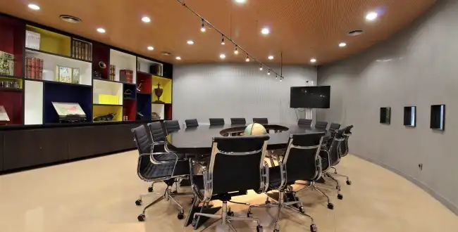 Büro zur Miete in Girona mit Klimaanlage, Heizung und Balkon