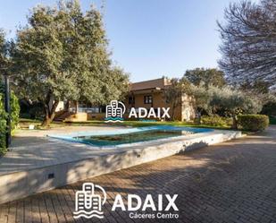 Jardí de Casa o xalet en venda en Cáceres Capital amb Aire condicionat, Jardí privat i Terrassa