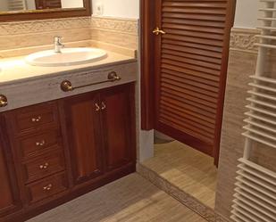 Bathroom of Flat for sale in  Jaén Capital  with Air Conditioner and Balcony