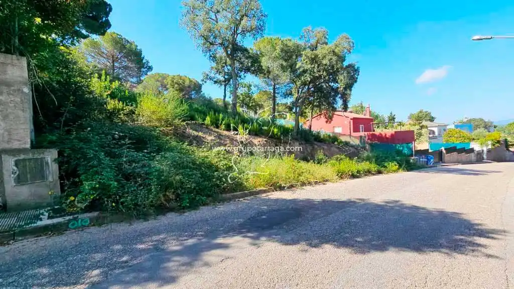 Wohnbaugrundstück zum Verkauf in Avinguda de la Senyera 80