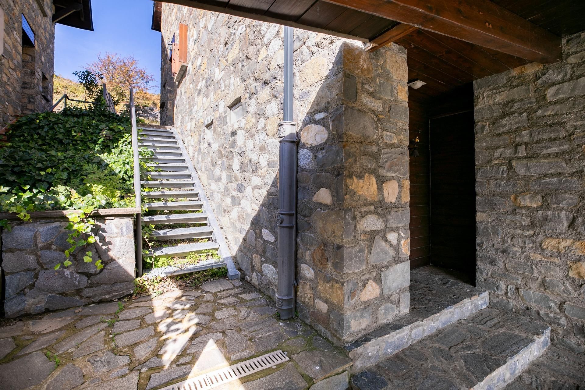 Vista exterior de Casa adosada en venda en Sallent de Gállego amb Calefacció, Jardí privat i Terrassa