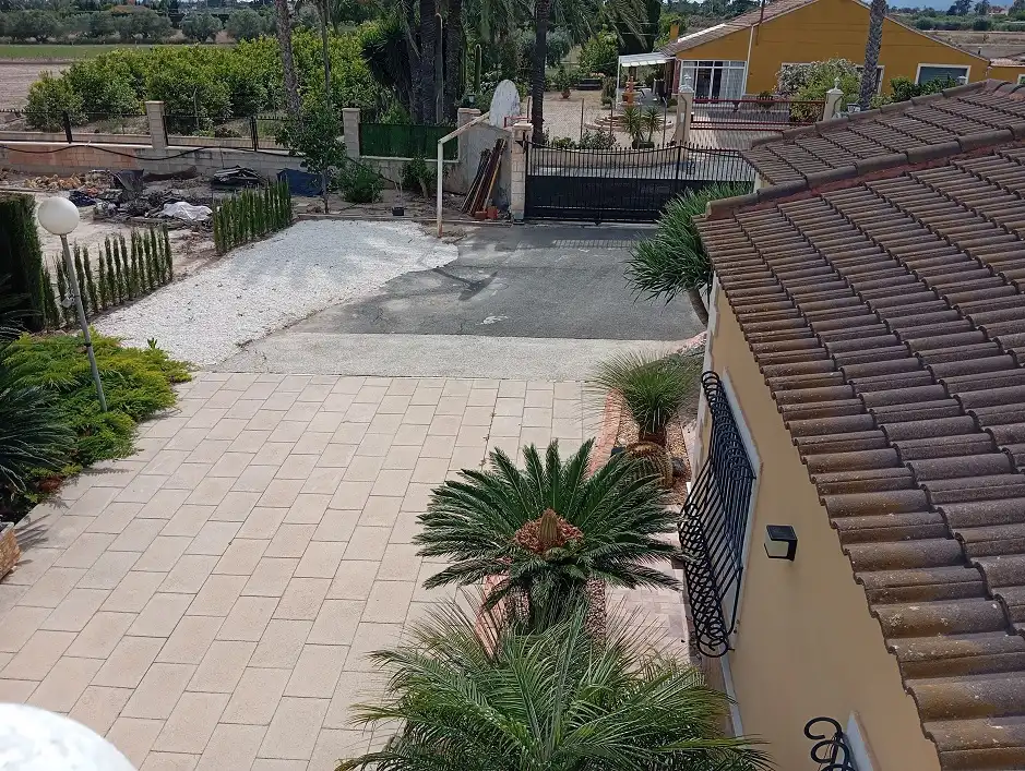 Vista exterior de Casa o chalet en venta en Elche / Elx con Jardín privado, Terraza y Piscina