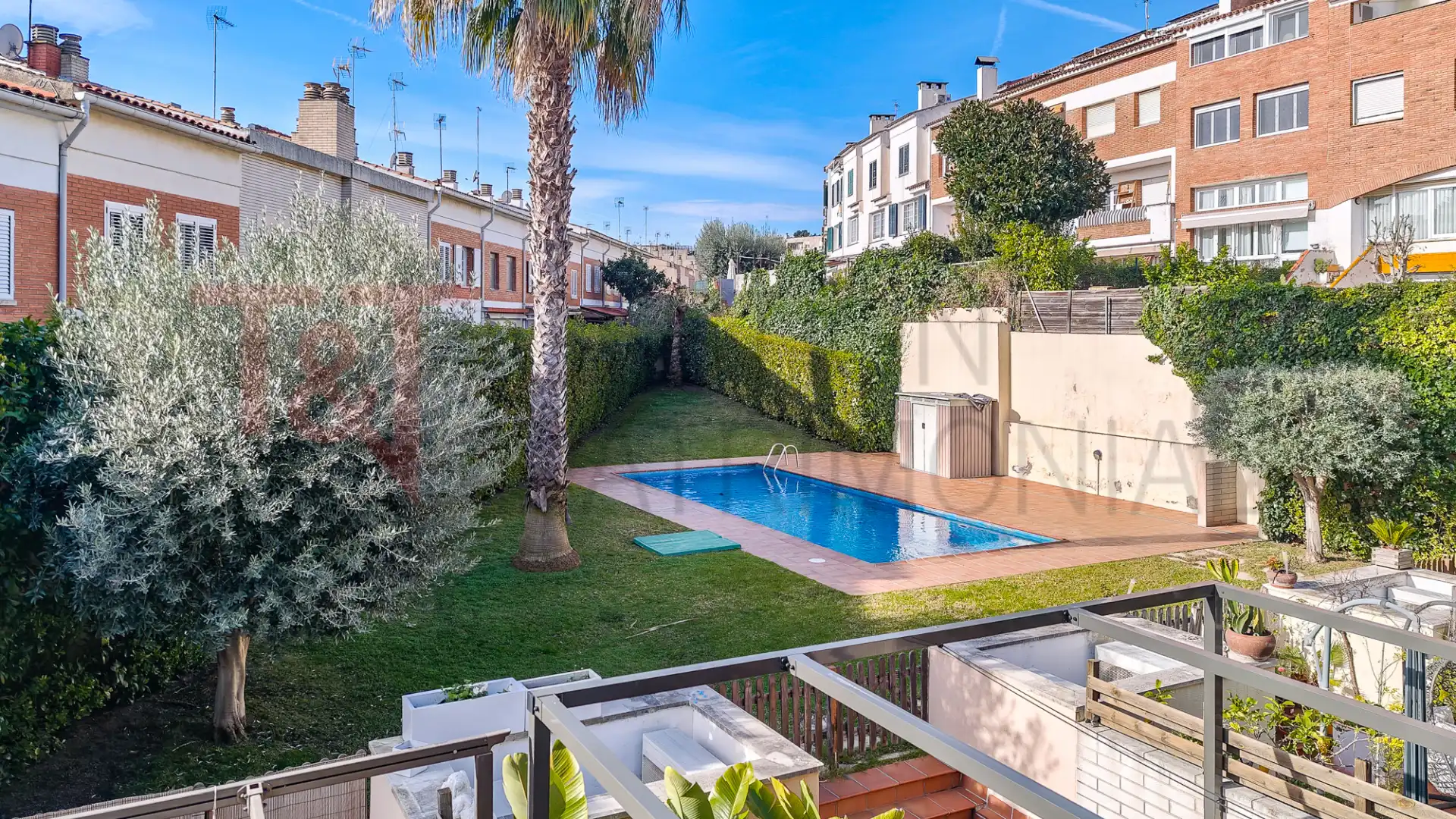 Garten von Einfamilien-Reihenhaus zum Verkauf in El Masnou mit Klimaanlage, Heizung und Terrasse