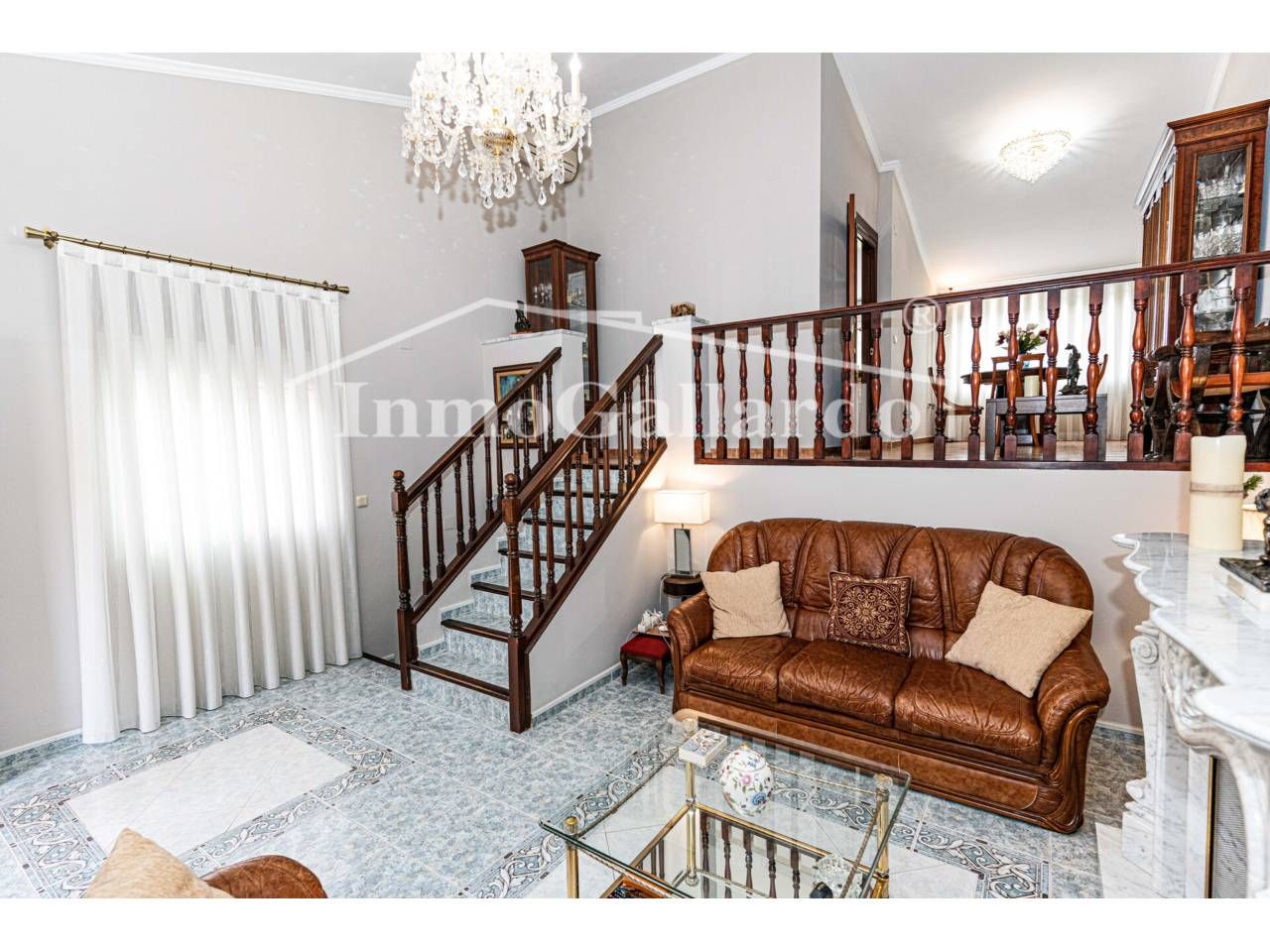 Sala d'estar de Casa adosada en venda en Rincón de la Victoria amb Jardí privat i Terrassa