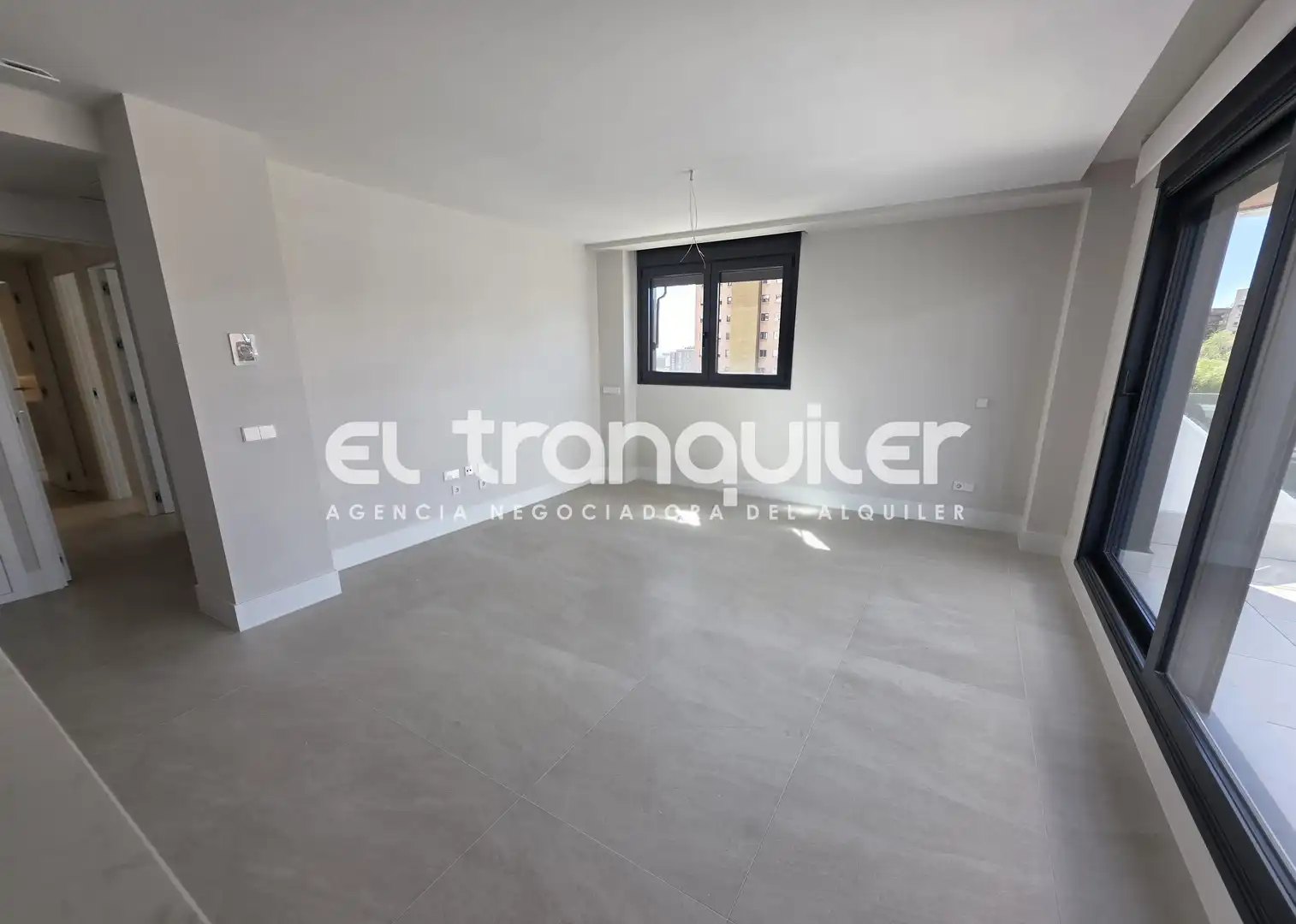 Bedroom of Flat for rent in Madrid  with Air Conditioner, Terrace and Storage room