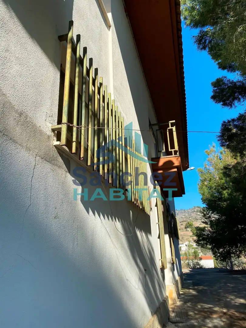 Exterior view of Industrial buildings for sale in Chelva