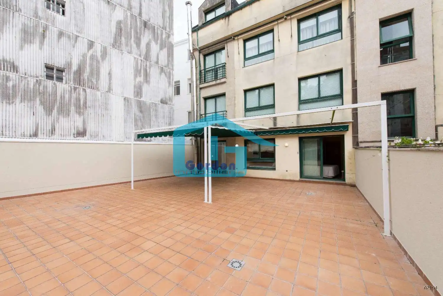 Vista exterior de Piso en venta en O Grove   con Calefacción, Terraza y Piscina