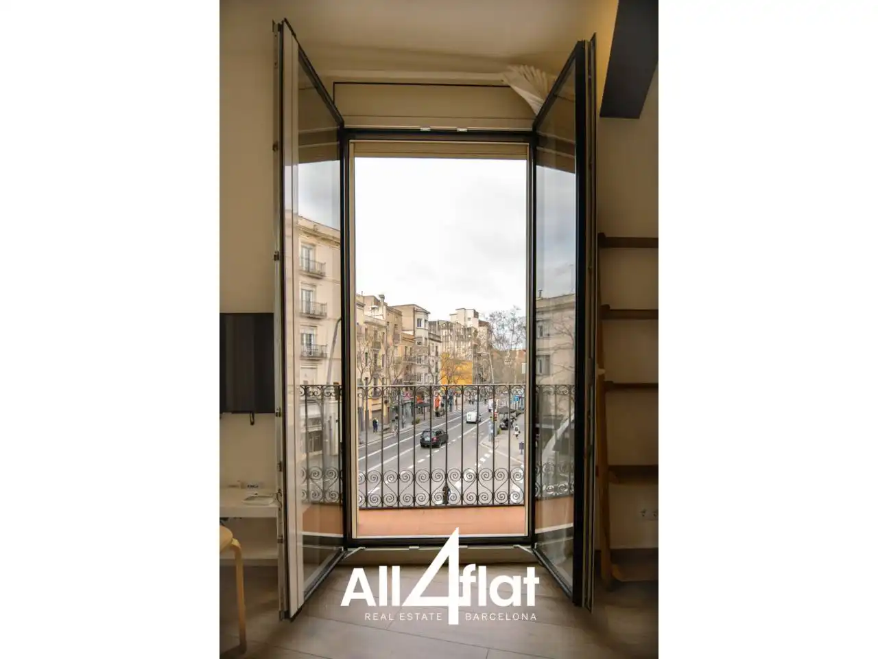 Exterior view of Flat for sale in Barcelona  with Air Conditioner, Parquet flooring and Terrace