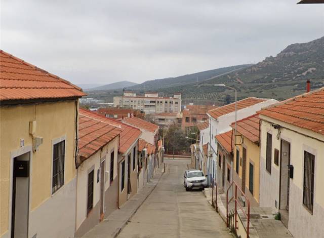 Casa adosada en Venta en Granados en PAU 2-600