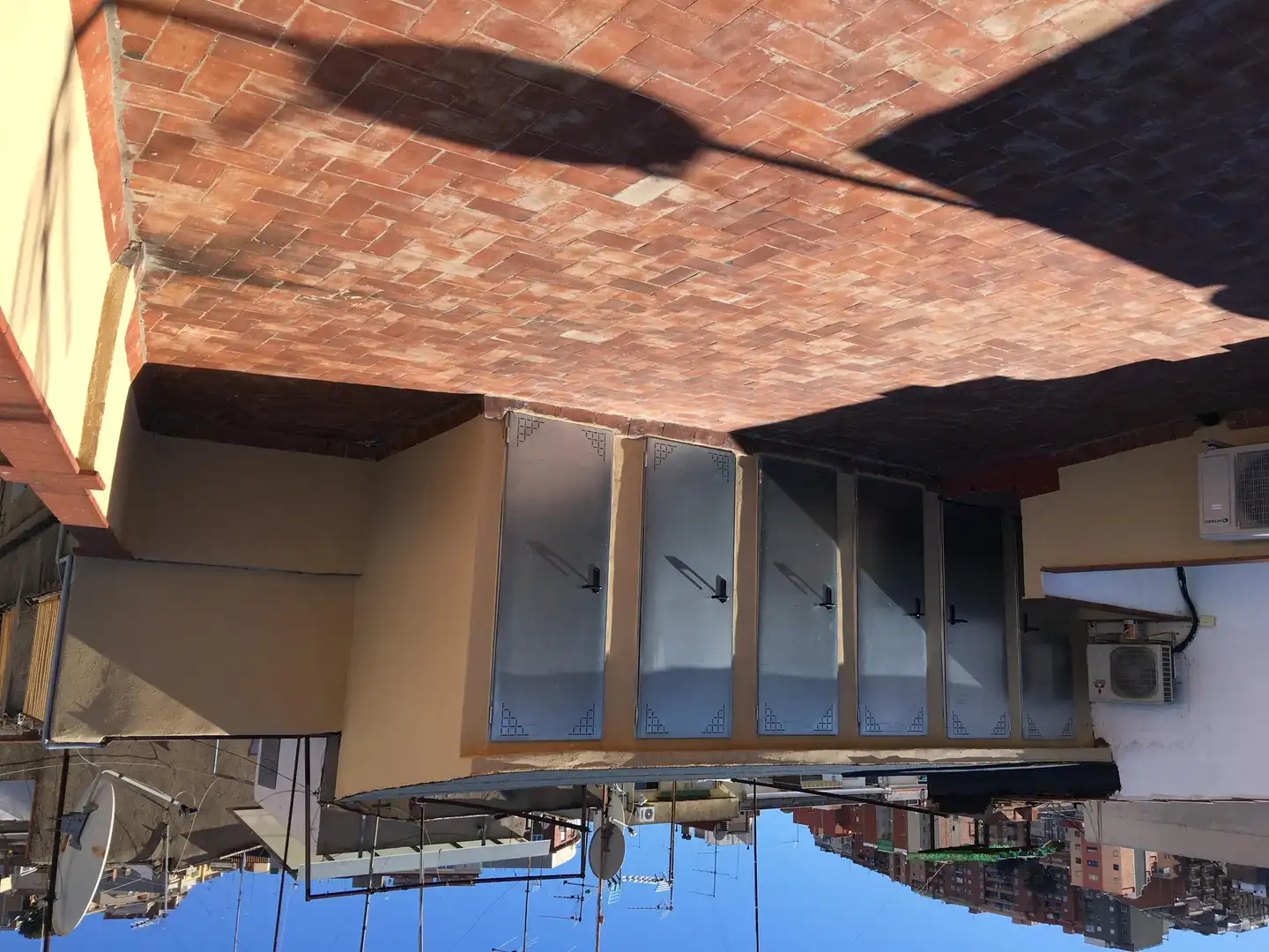 Außenansicht von Gebäude zum Verkauf in Barcelona