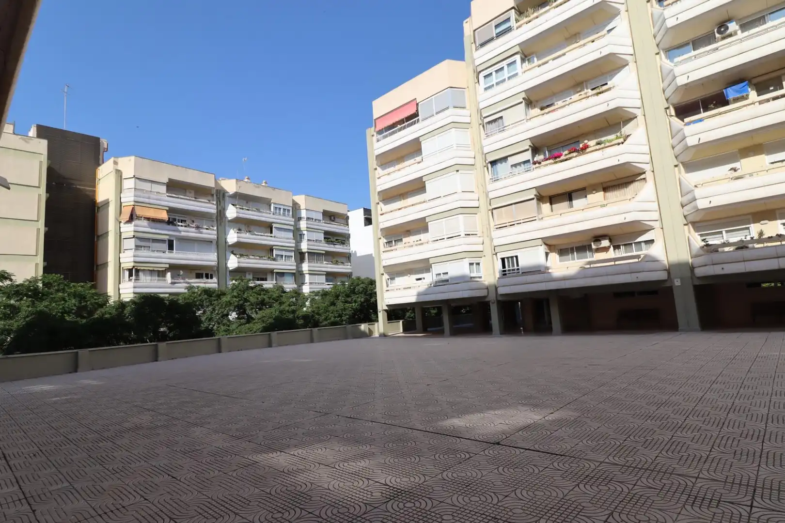 Exterior view of Flat for rent in Valencia  with Air Conditioner