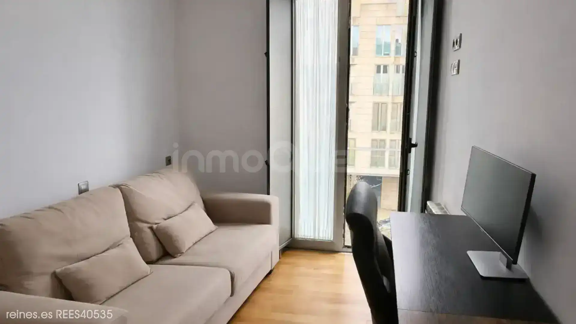 Sala de estar de Piso en venta en Foz con Calefacción, Terraza y Amueblado